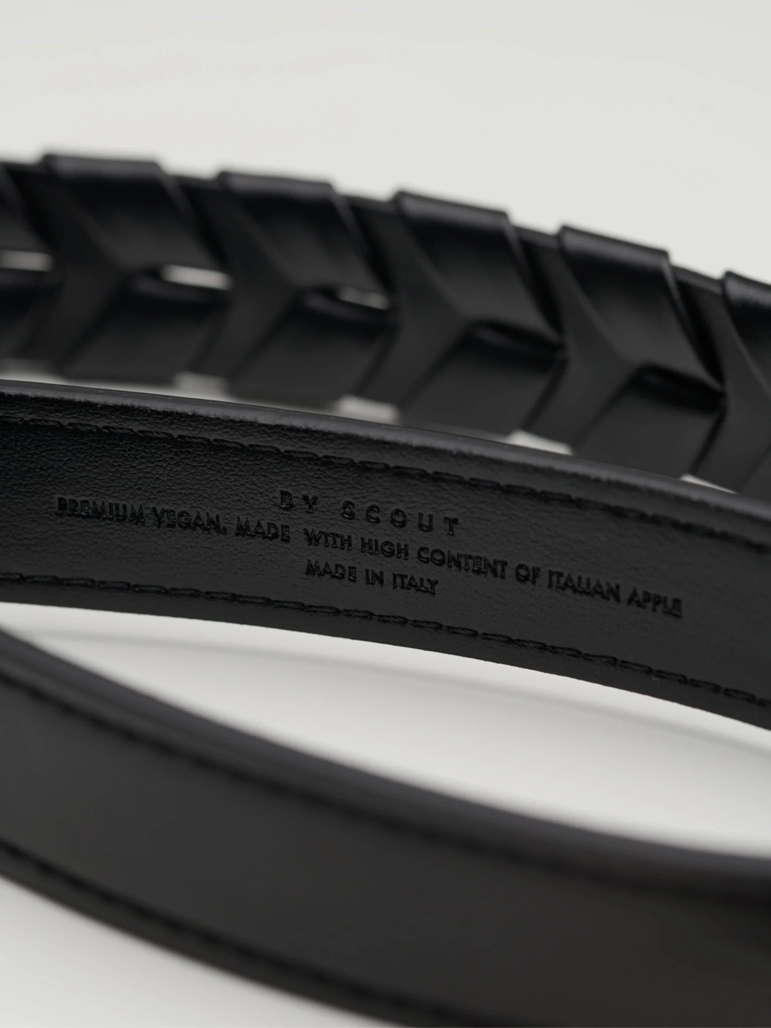 Laisse ajustable by scout mela capista chien design cuir vegan Laisse ajustable by scout mela capista chien design cuir vegan