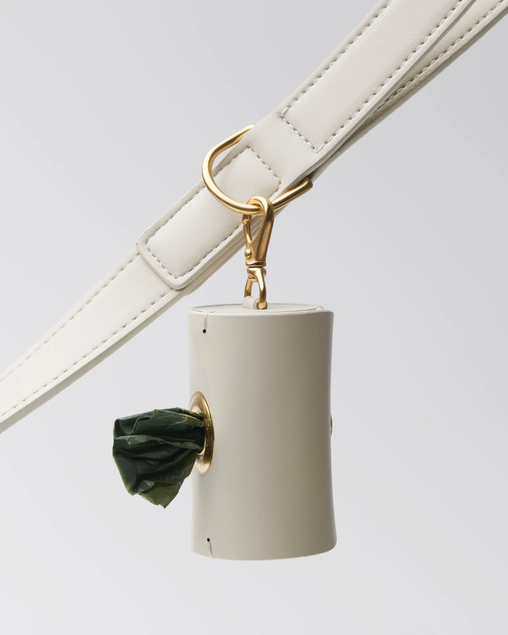 Laisse ajustable by scout mela capista chien design cuir vegan Laisse ajustable by scout mela capista chien design cuir vegan