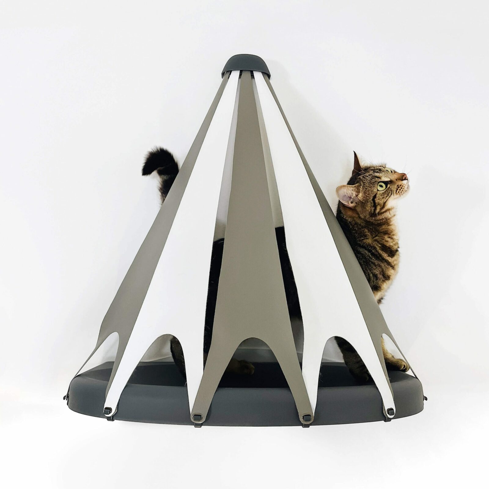 Etagère tipi design pour chat - TEEPEE Etagère tipi design pour chat - TEEPEE